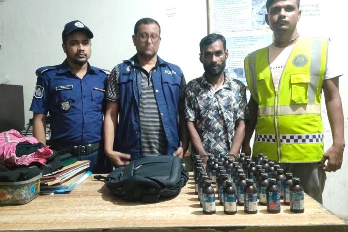 মৌলভীবাজারে ফেন্সিডিলসহ কারবারি আটক