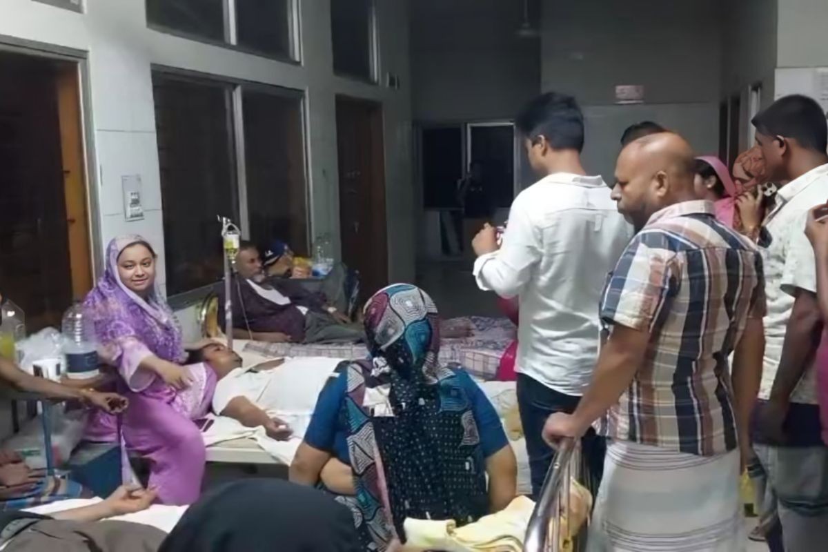মাদারীপুরে ইতালি প্রবাসীর ভবনে ঢুকে ৪ জনকে কুপিয়ে জখম