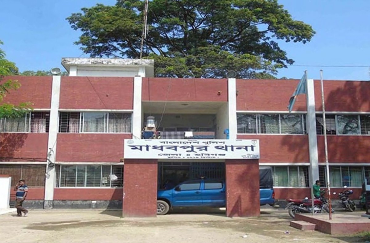 অভাবের তাড়নায় মা-ছেলের বিষপানে আত্মহত্যা