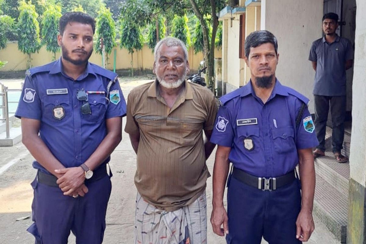 মান্দায় দুই শিশু শিক্ষার্থীকে ধর্ষণের অভিযোগে কবিরাজ গ্রেপ্তার