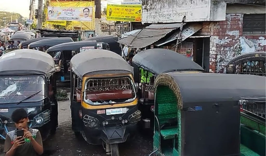 মাহেন্দ্র স্ট্যান্ডে চাঁদাবাজি হামলা যুবদল নেতাসহ গ্রেপ্তার ২ 1758715702 মাহেন্দ্রা স্ট্যান্ডে চাঁদাবাজি-হামলা, যুবদল নেতাসহ গ্রেপ্তার ২