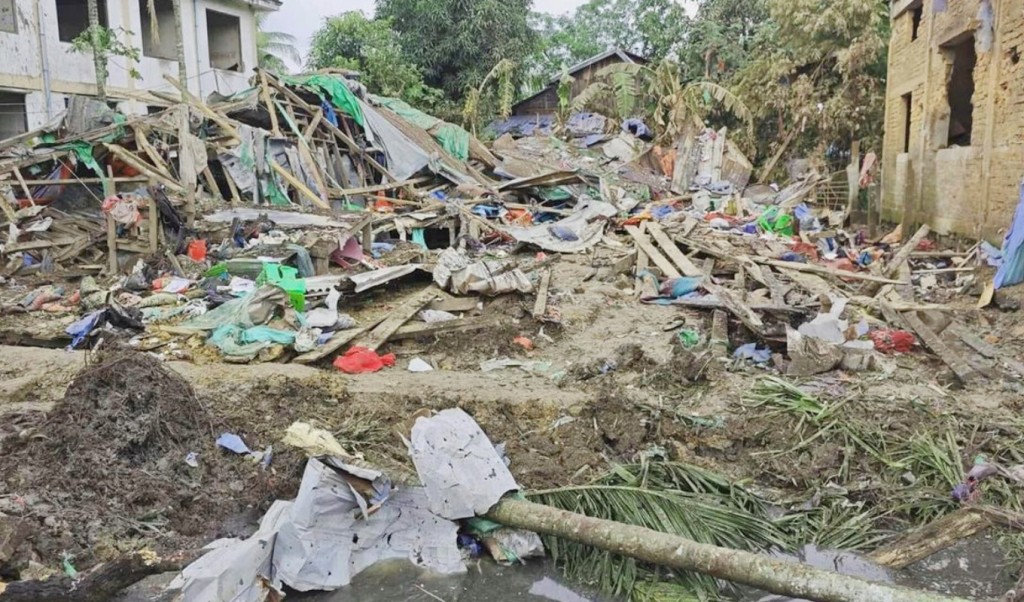 মিয়ানমারে জান্তার বিমান হামলায় ১৯ শিক্ষার্থী নিহত 3 মিয়ানমারে জান্তার বিমান হামলায় ১৯ শিক্ষার্থী নিহত 1757775354 মিয়ানমারে জান্তার বিমান হামলায় ১৯ শিক্ষার্থী নিহত