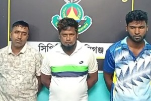 মুন্সীগঞ্জে পিস্তল-গুলি-মাদকসহ গ্রেপ্তার ৩