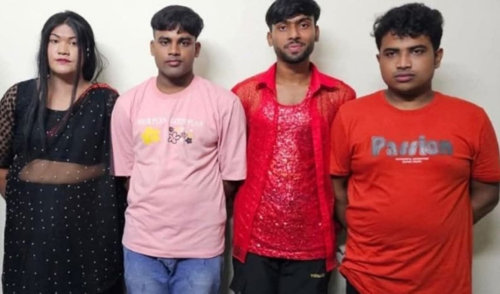 মেলায় ভুয়া হিজড়া সেজে অশ্লীল নাচ, অতঃপর... 3 মেলায় ভুয়া হিজড়া সেজে অশ্লীল নাচ অতঃপর 1757930901 মেলায় ভুয়া হিজড়া সেজে অশ্লীল নাচ, অতঃপর...