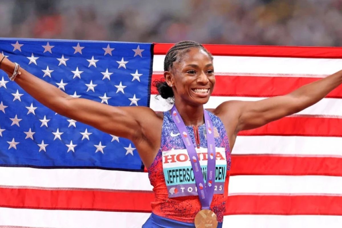 বিশ্বের নতুন দ্রুততম মানবী জেফারসন–উডেন