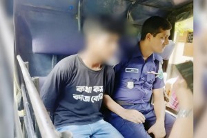 রাজশাহীতে বিদেশি অস্ত্র-গুলিসহ কিশোর আটক