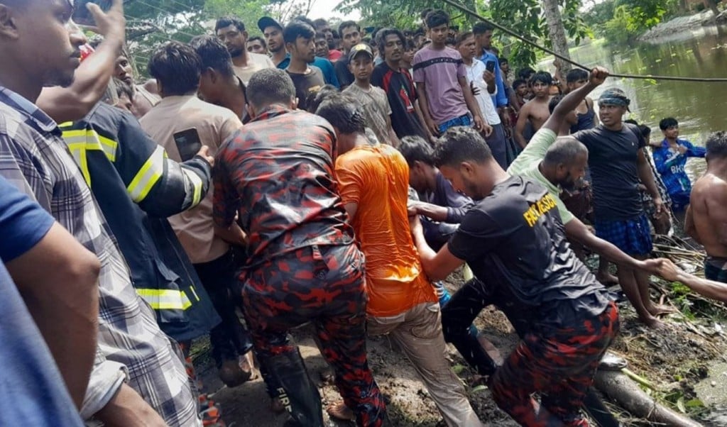 লক্ষ্মীপুরের চন্দ্রগঞ্জে সড়ক দুর্ঘটনায় ৩ জন নিহত 1757139787 লক্ষ্মীপুরে সড়ক দুর্ঘটনায় ৩ জন নিহত