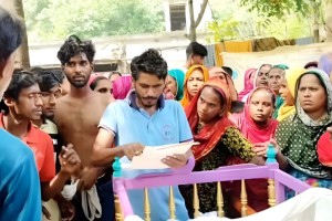 লাশ আটকে সুদের টাকা আদায় করলো নারী, ভিডিও ভাইরাল