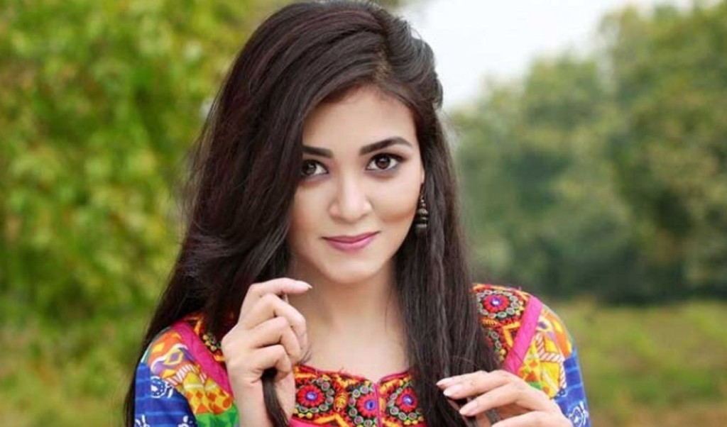 ‘আইটেম সং’-এ নাচতে চান শার্লিন 3 শার্লিন 1757490427 ‘আইটেম সং’-এ নাচতে চান শার্লিন