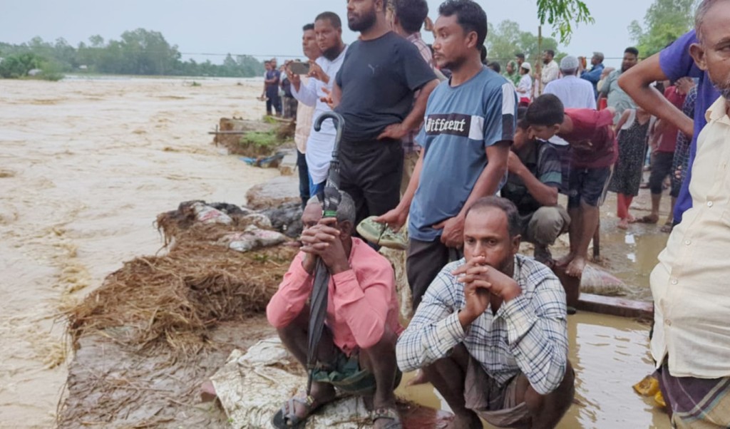 শেরপুরে পাহাড়ি ঢলে দুইজন নিখোঁজ, এক জনের লাশ উদ্ধার 4 শেরপুরে পাহাড়ি ঢলে দুইজন নিখোঁজ এক জনের লাশ উদ্ধার 1758211189 শেরপুরে পাহাড়ি ঢলে দুইজন নিখোঁজ, এক জনের লাশ উদ্ধার
