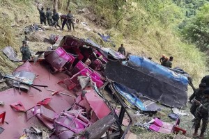 শ্রীলঙ্কায় বাস দুর্ঘটনায় নিহত ১৫, আহত ১৬