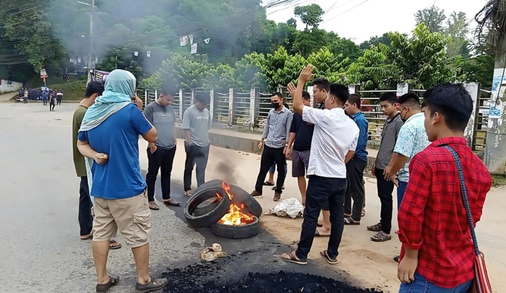 সড়ক অবরোধে সাজেকে আটকা হাজারো পর্যটক 1758952604 সড়ক অবরোধে সাজেকে আটকা হাজারো পর্যটক