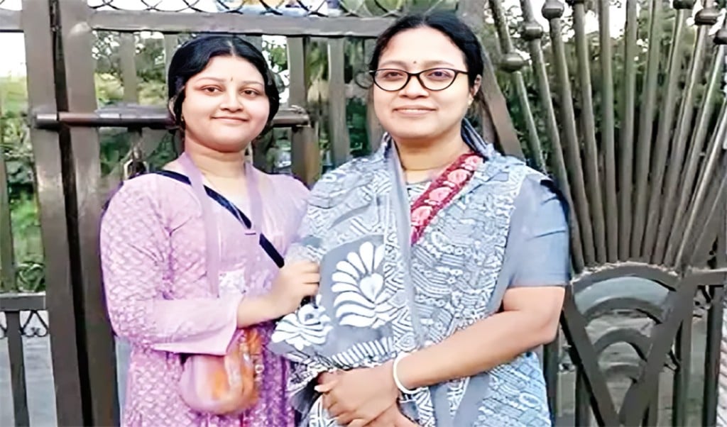 সড়ক দুর্ঘটনায় নিশ্চিহ্ন গোটা পরিবার বেঁচে নেই চালকও 1758948571 সড়ক দুর্ঘটনায় নিশ্চিহ্ন একটি পরিবার