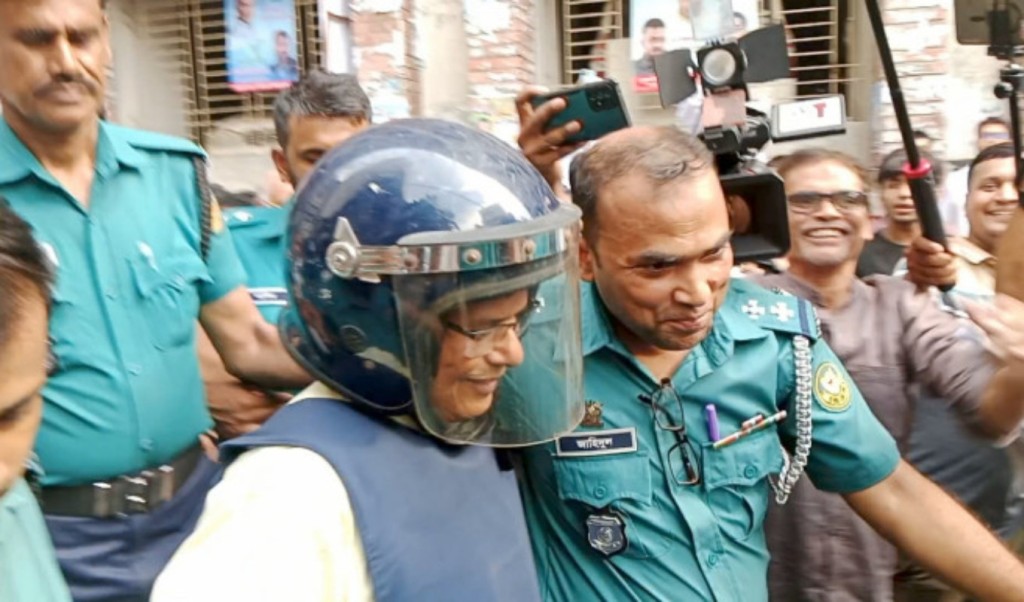 সন্ত্রাস বিরোধী আইনের মামলায় সাবেক সচিব শহীদ খান কারাগারে 4 সন্ত্রাস বিরোধী আইনের মামলায় সাবেক সচিব শহীদ খান কারাগারে 1757327474 সন্ত্রাস বিরোধী আইনের মামলায় সাবেক সচিব শহীদ খান কারাগারে