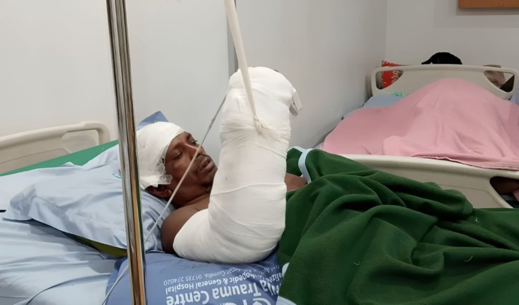 সফল অস্ত্রোপচারে জোড়া লাগানো হলো পলিথিনে আনা বিচ্ছিন্ন হাত 1757045378 সফল অস্ত্রোপচারে জোড়া লাগানো হলো পলিথিনে আনা শ্রমিকের বিচ্ছিন্ন হাত