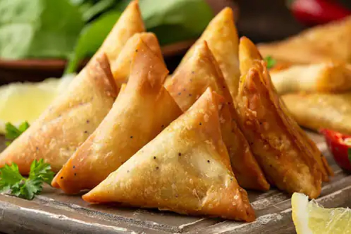 সমুচা না আনায় তুমুল ঝগড়া, স্বামীকে পিটিয়ে হাসপাতালে পাঠালেন স্ত্রী