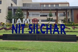 সহিংসতার অভিযোগে ৫ বাংলাদেশি শিক্ষার্থীকে ফেরত পাঠাচ্ছে ভারত