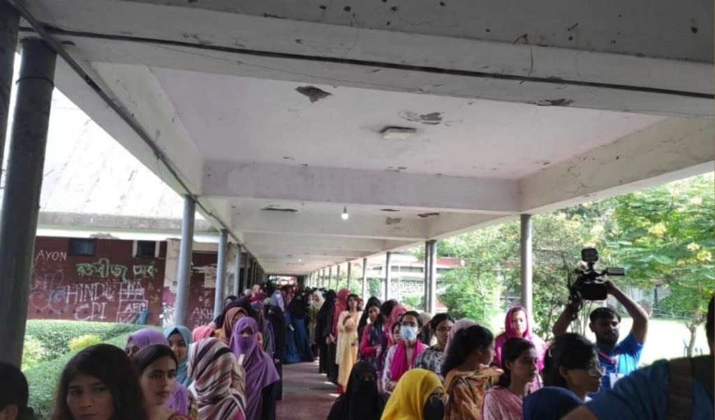 সাদিক ফরহাদের ব্যালটে ‘অটো ভোটের অভিযোগ সিসিটিভি দেখছে নির্বাচন কমিশন 1757415075 সাদিক-ফরহাদের ব্যালটে অটো ভোট
