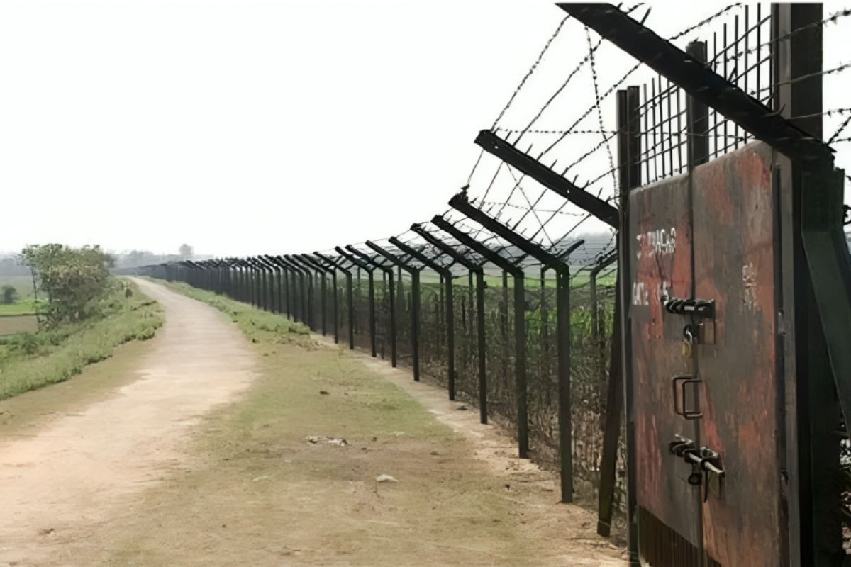সীমান্তে অস্ত্র চোরাচালান উদ্বেগজনক