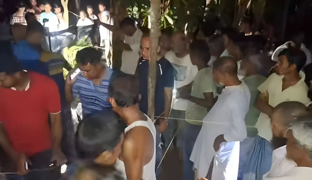 স্ত্রীকে গলাকেটে হত্যা স্বামী পলাতক 1758425629 স্ত্রীকে গলাকেটে হত্যা, স্বামী পলাতক