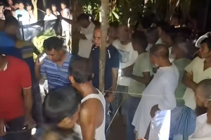 স্ত্রীকে গলাকেটে হত্যা, স্বামী পলাতক