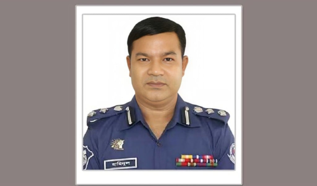 স্ত্রীর নির্বাচনী প্রচারণায় অতিরিক্ত ডিআইজি বাধ্যতামূলক অবসর 1757910382 স্ত্রীর নির্বাচনী প্রচারণায় গিয়ে বাধ্যতামূলক অবসরে অতিরিক্ত ডিআইজি