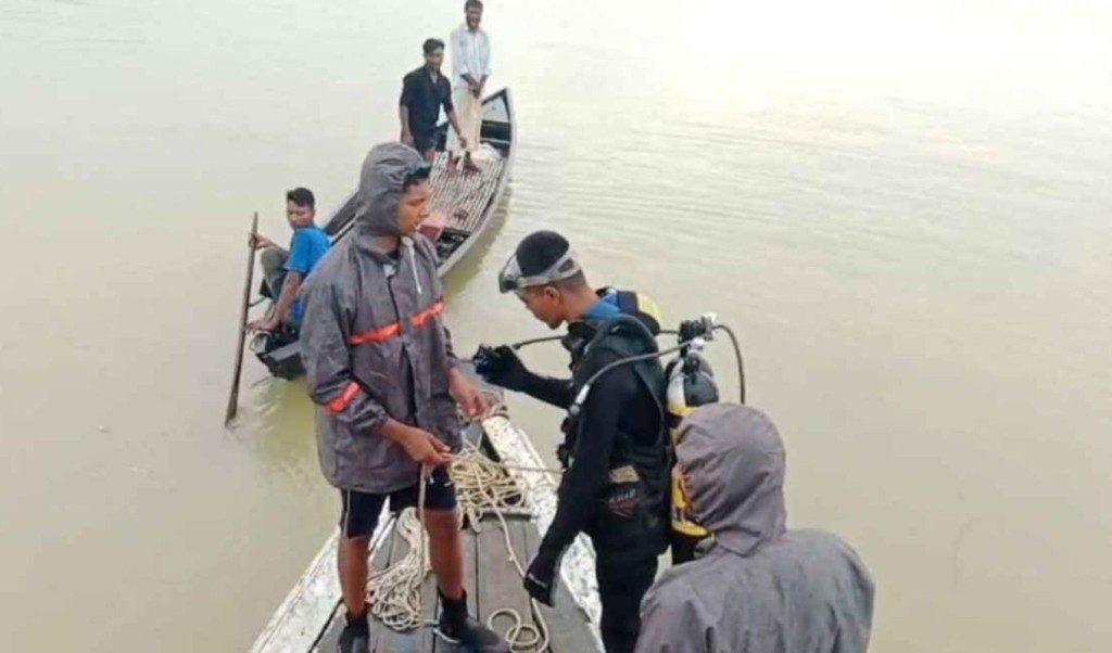 স্পিডবোট ডুবিতে নিখোঁজ আরও ২ শিশুর মরদেহ উদ্ধার 3 স্পিডবোট ডুবিতে নিখোঁজ আরও ২ শিশুর মরদেহ উদ্ধার 1757910935 স্পিডবোট ডুবিতে নিখোঁজ আরও ২ শিশুর মরদেহ উদ্ধার