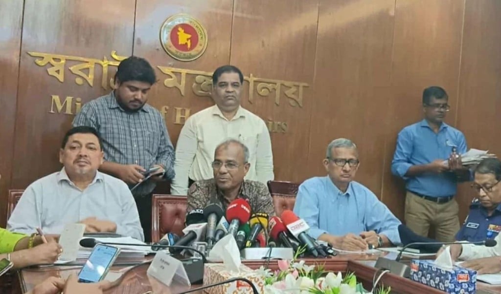 স্বরাষ্ট্র উপদেষ্টা 1757318982 দুর্গাপূজায় মদ-গাজার আসর বসানো যাবে না: স্বরাষ্ট্র উপদেষ্টা
