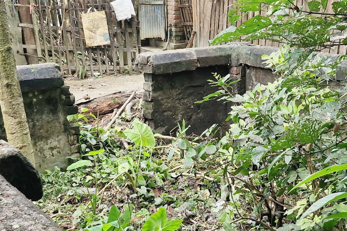 হঠাৎ কবরস্থানে বিস্ফোরিত হলো ককটেল! অতঃপর…