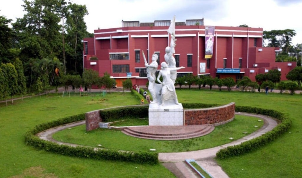 হল ছাড়বেন না বাকৃবি শিক্ষার্থীরা 1756694444 হল ছাড়বেন না বাকৃবি শিক্ষার্থীরা