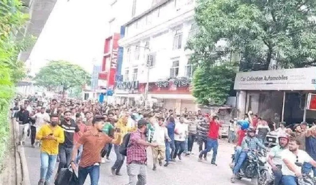 হাজারো নেতাকর্মীর অংশগ্রহণে রাজধানীতে আওয়ামী লীগের মিছিল 4 হাজারো নেতাকর্মীর অংশগ্রহণে রাজধানীতে আওয়ামী লীগের মিছিল 1757247593 হাজারো নেতাকর্মীর অংশগ্রহণে রাজধানীতে আওয়ামী লীগের মিছিল