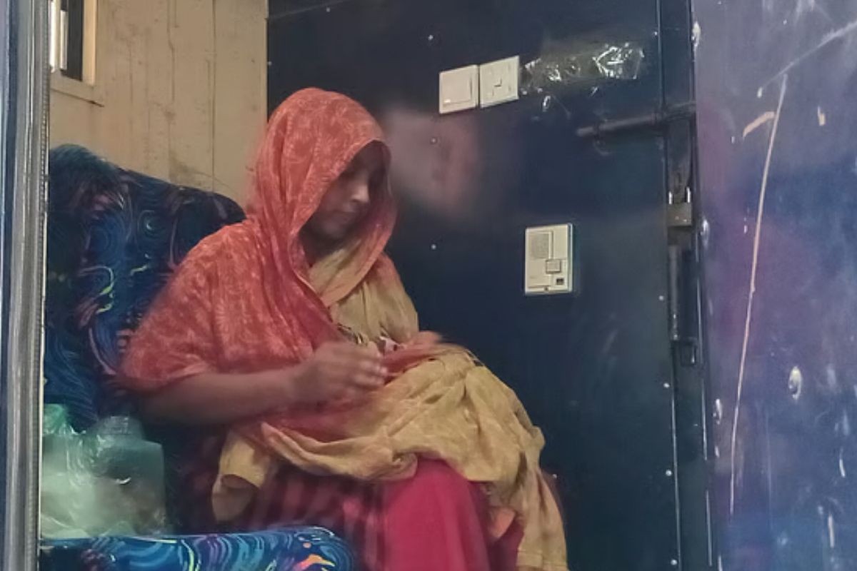 ১১ দিনের নবজাতককে নিয়ে কারাগারে মা