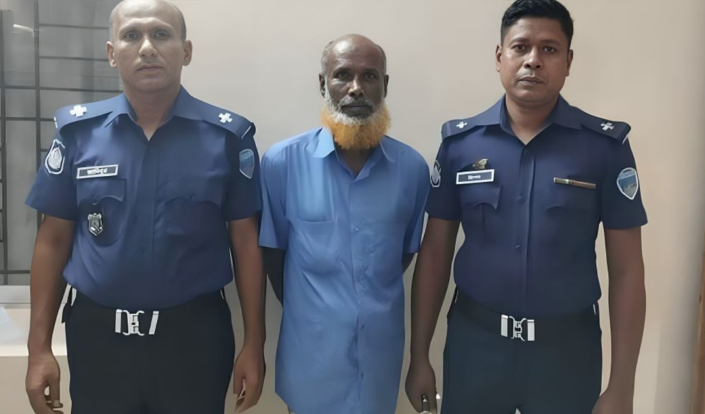 ১৭ বছর পলাতক গ্রেপ্তার মোহাম্মদ অজিউল্লাহ 1758442348 তিন বছরের সাজার ভয়ে ১৭ বছর পলাতক, শেষমেশ গ্রেপ্তার