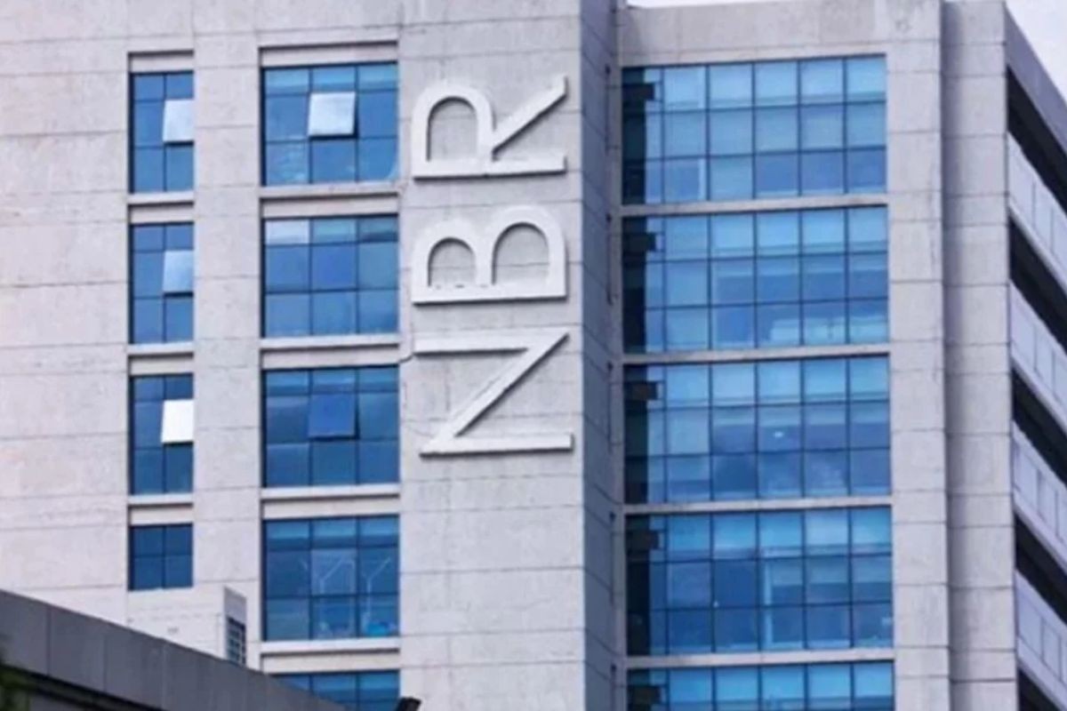 ২৯৯ কোটির কর হয়ে যায় ৩৩ কোটি টাকা!