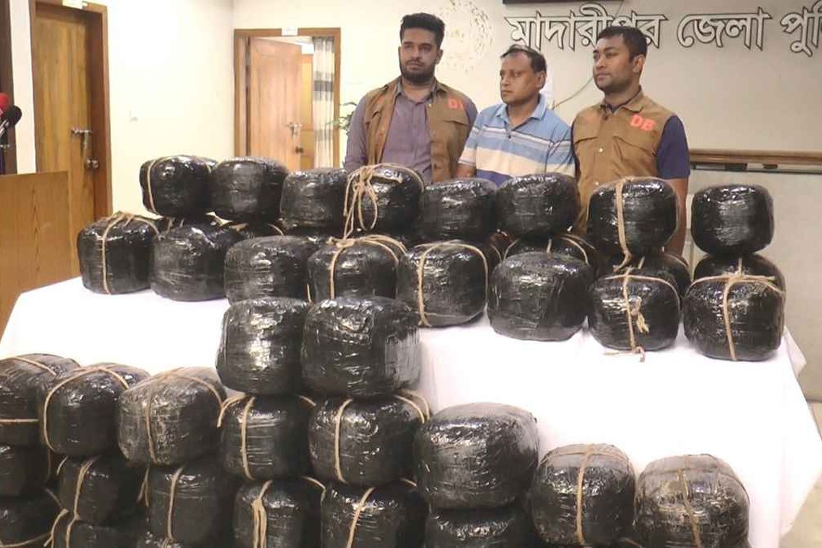 ৪০ লাখ টাকার গাঁজা জব্দ, গ্রেপ্তার ২