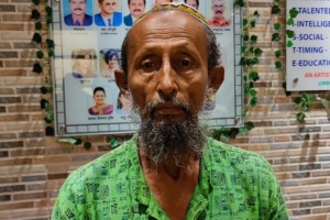 ৪৭ বছর এফডিসিতে কাটিয়ে গ্রামে ফিরছেন খোরশেদ