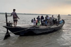 ‘অবৈধ বাংলাদেশি’ বলে ভারতীয়দেরই হেনস্থা, বিপাকে পশ্চিমবঙ্গের বহু মানুষ