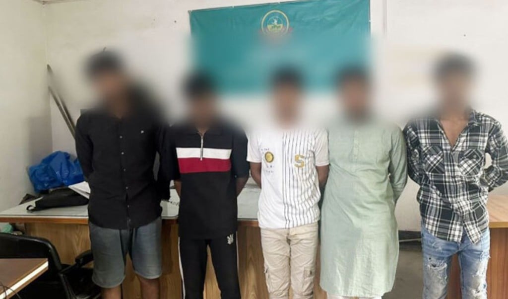 ‘গাজীপুরে সমকামিতার অভিযোগে পাঁচ যুবক আটক 1757397389 গাজীপুরে সমকামিতার অভিযোগে পাঁচ যুবক আটক