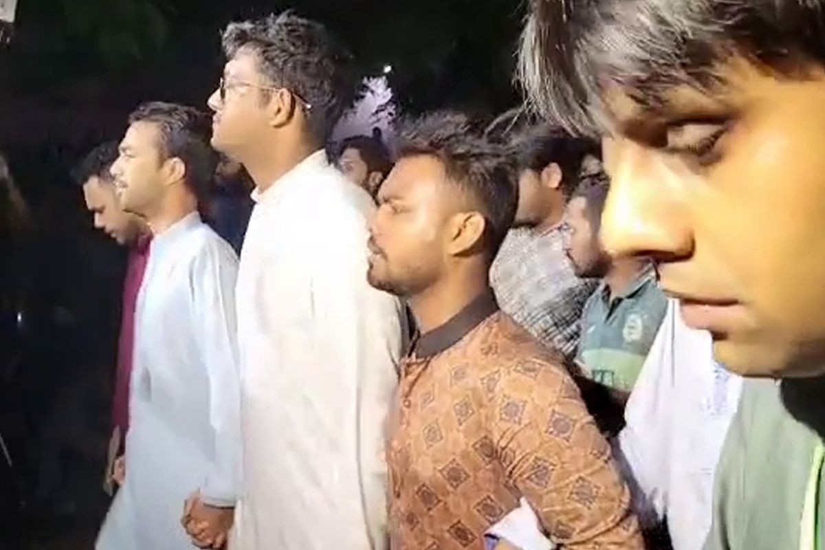 ‘জাকসু বয়কট’ স্লোগান দিয়ে ছাত্রদলের বিক্ষোভ মিছিল