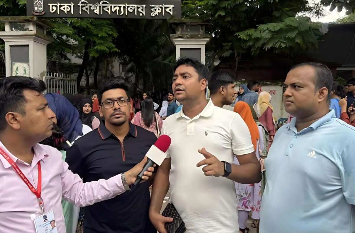 ‘ঢাবির কিছু শিক্ষক শিবিরের ভাষায় কথা বলছেন’