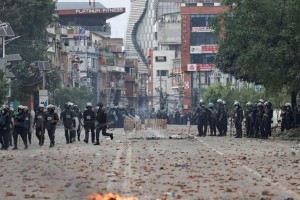 নেপালের সার্বিক নিরাপত্তা নিয়ন্ত্রণে নিলো সেনাবাহিনী