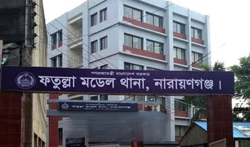 যাত্রীবাহী বাসে ডিবি পরিচয়ে ডাকাতি, আটক বাসচালক 4 ‘‘যাত্রীবাহী বাসে ডিবি পরিচয়ে ডাকাতি 1757572668 যাত্রীবাহী বাসে ডিবি পরিচয়ে ডাকাতি, আটক বাসচালক