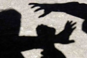 রাজধানীতে নারী যাত্রীকে শ্লীলতাহানি ও মারধর, বাস চালক-হেলপার আটক