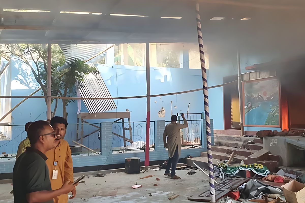 গোয়ালন্দে লাশ পুড়িয়ে ফেলার ঘটনায় মসজিদের ইমামসহ গ্রেপ্তার ১৮