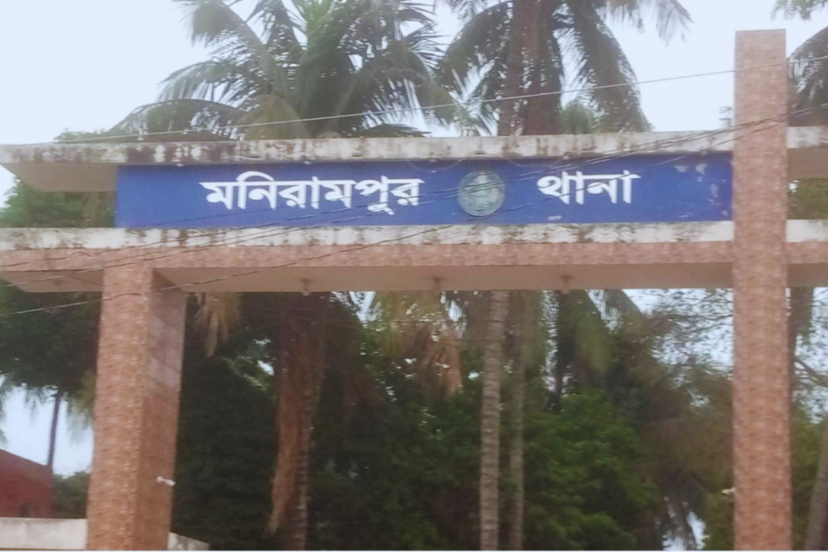 কুপ্রস্তাবে রাজি না হওয়ায় মনিরামপুরে নারীকে কুপিয়ে হত্যা