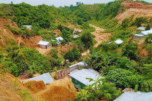 সীতাকুণ্ডে পাহাড় দখল নিয়ে সংঘর্ষ: নিহত ১, গুলিবিদ্ধ ১৩