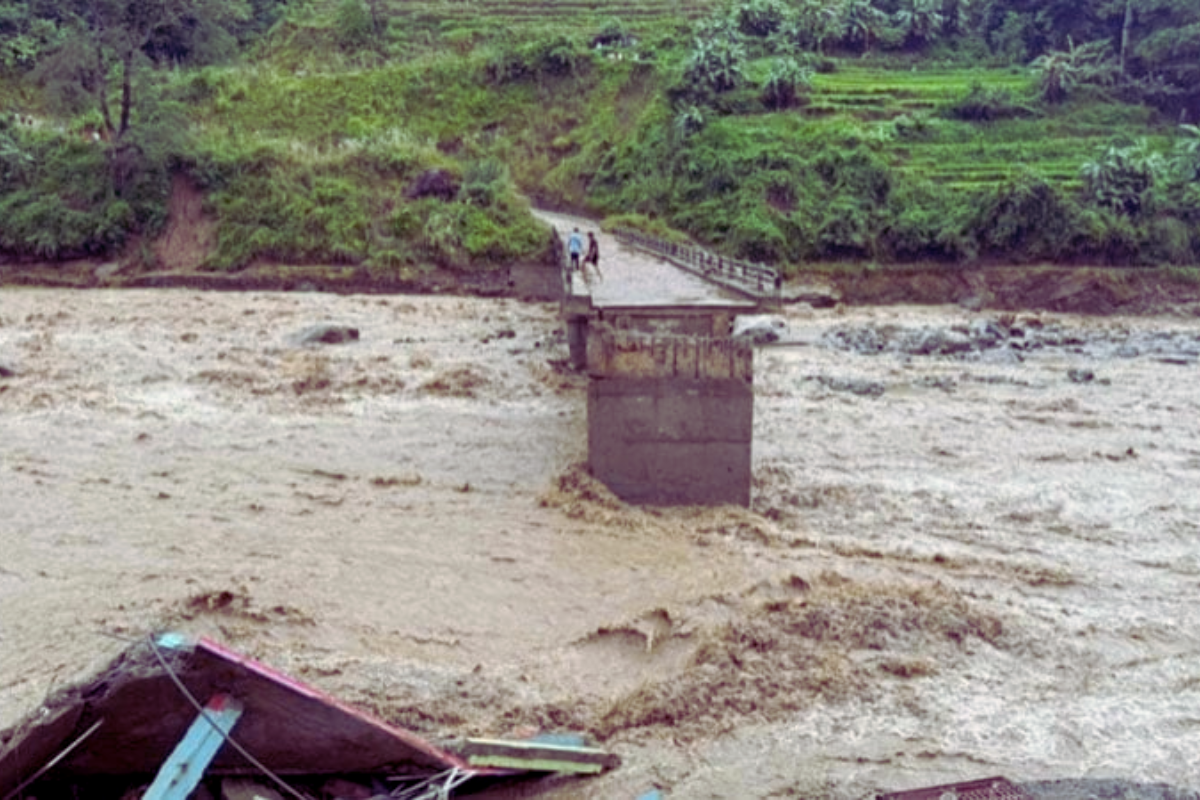 নেপাল ও দার্জিলিংয়ে ভারী বৃষ্টিতে বন্যা-ভূমিধস, প্রাণহানি ৬৭