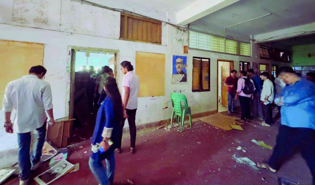 চট্টগ্রামে আওয়ামী লীগ অফিস দখলে নিল এনসিপি 4 Add a subheading 2025 10 22T012433.804 1761074700 চট্টগ্রামে আওয়ামী লীগ অফিস দখলে নিল এনসিপি