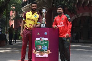 সিআরবিতে বাংলাদেশ-ওয়েস্ট ইন্ডিজ সিরিজের ট্রফি উন্মোচন