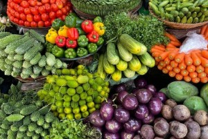 সবজির বাজার এখনও লাগামহীন